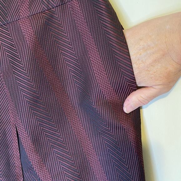 BCBG Max AZRIA burgundy and black skirt size 4 - Picture 4 of 6